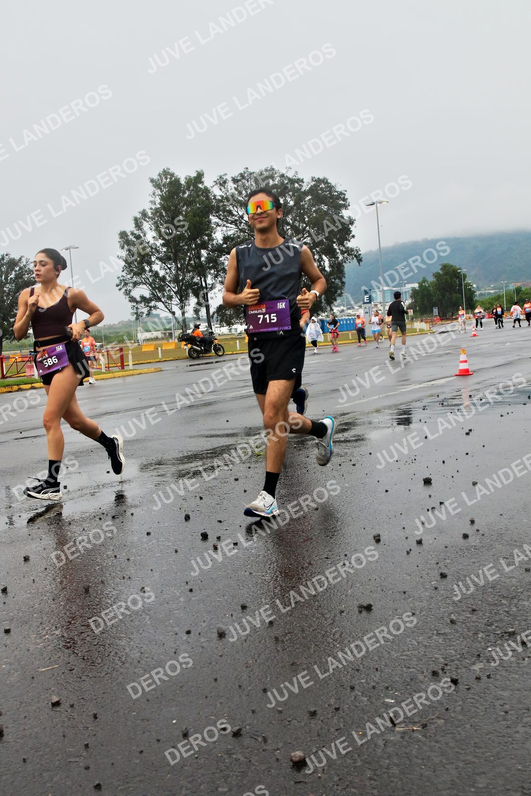 Foto de la CARRERA OMNILIFE GUADALAJARA en Estadio Akron, Zapopan a las 07:31 · dorsal 715, 586