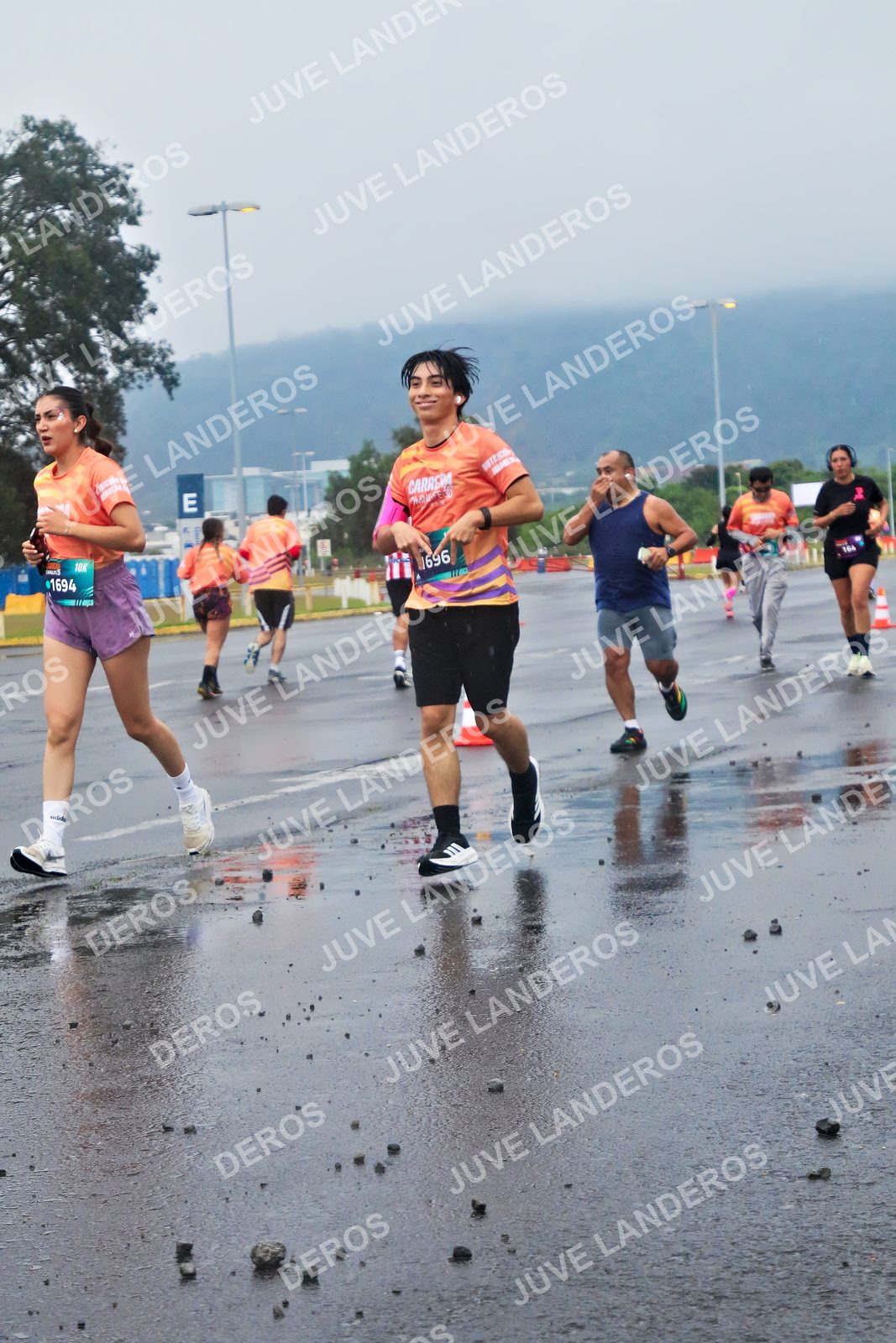 Foto de la CARRERA OMNILIFE GUADALAJARA en Estadio Akron, Zapopan a las 07:46 · dorsal 164