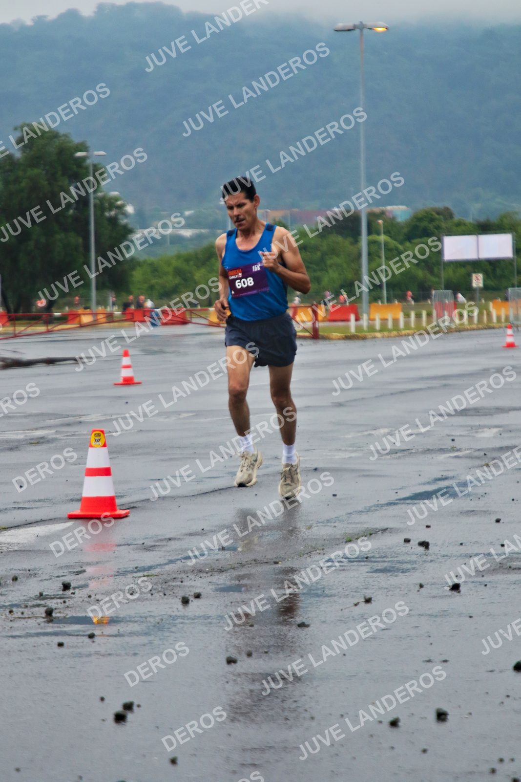 Foto de la CARRERA OMNILIFE GUADALAJARA en Estadio Akron, Zapopan a las 07:18 · dorsal 608