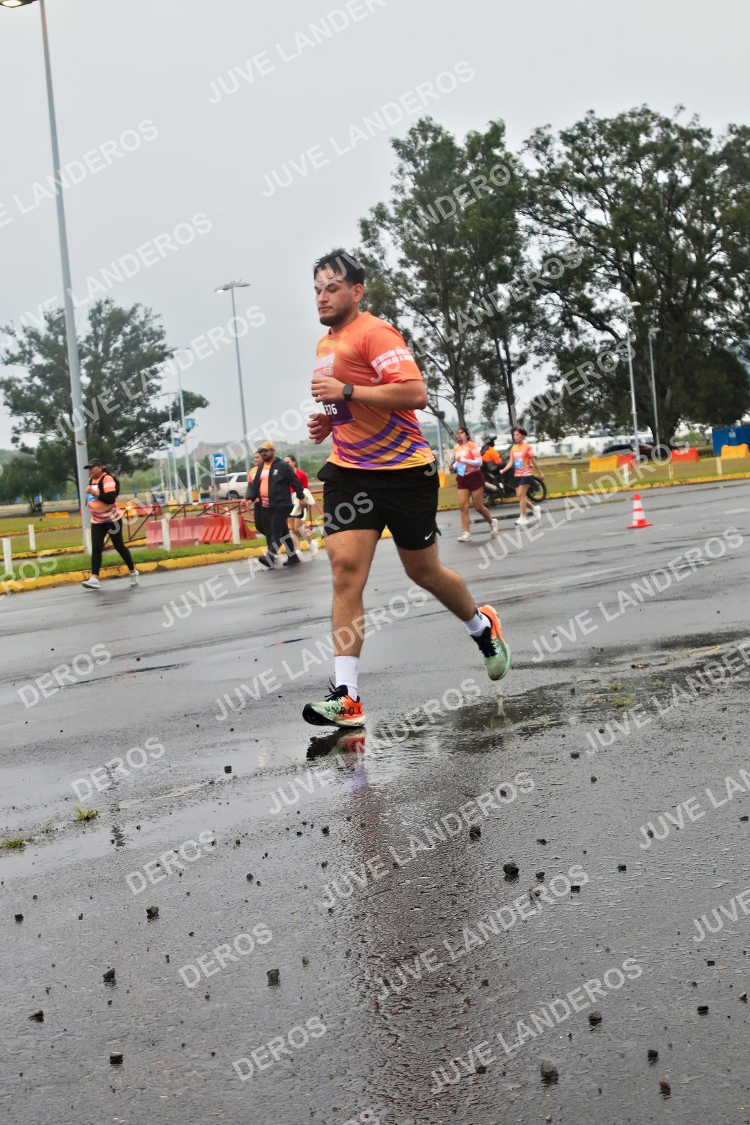 Foto de la CARRERA OMNILIFE GUADALAJARA en Estadio Akron, Zapopan a las 07:31 · dorsal 376