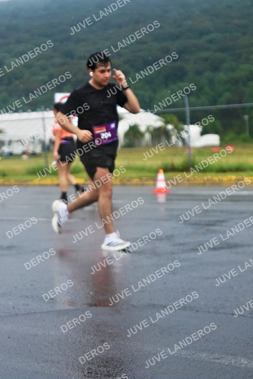 Foto de la CARRERA OMNILIFE GUADALAJARA en Estadio Akron, Zapopan a las 07:57 · dorsal 704
