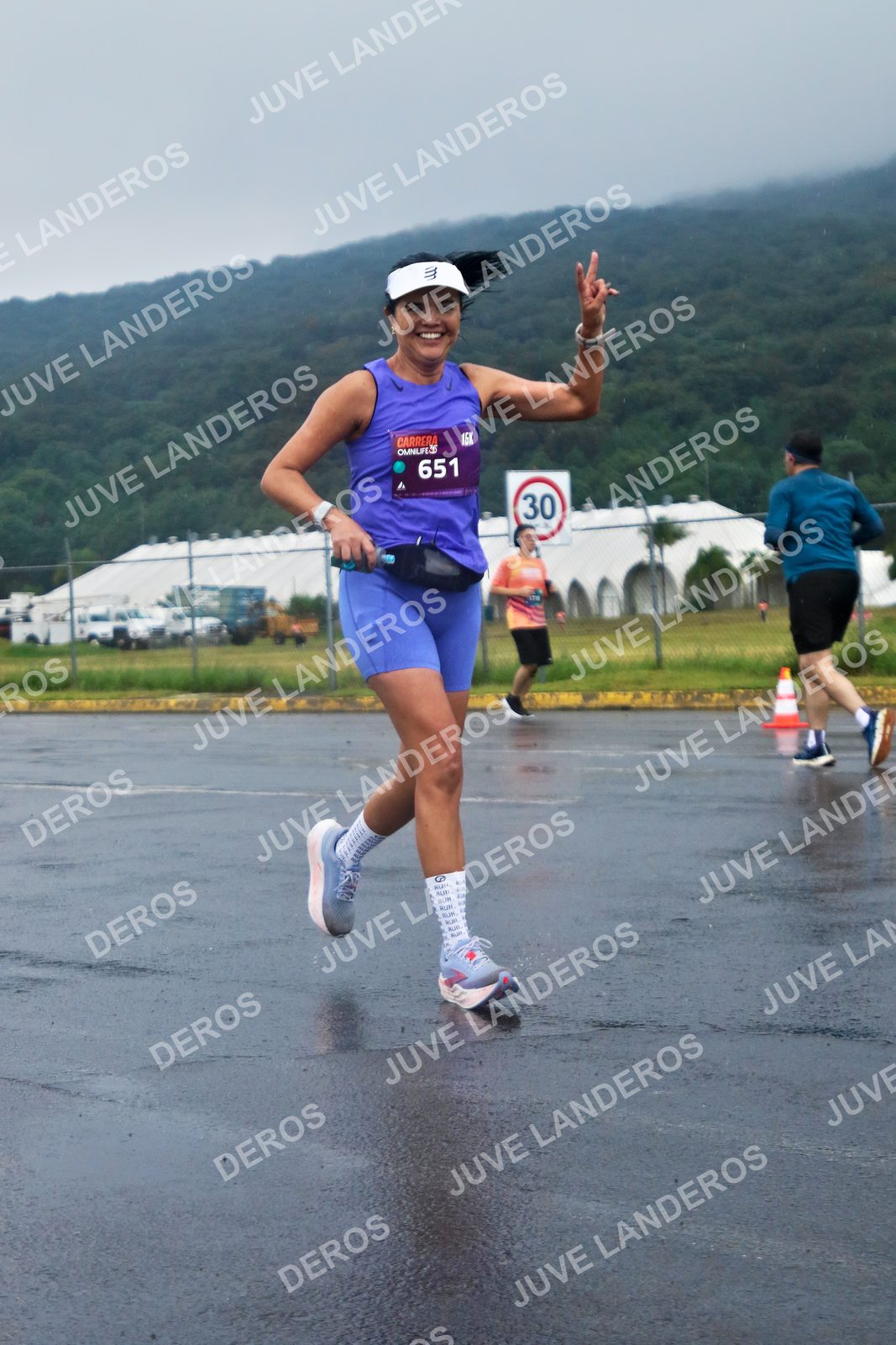 Foto de la CARRERA OMNILIFE GUADALAJARA en Estadio Akron, Zapopan a las 07:56 · dorsal 30, 651
