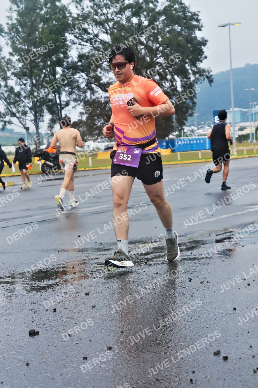 Foto de la CARRERA OMNILIFE GUADALAJARA en Estadio Akron, Zapopan a las 07:39 · dorsal 352