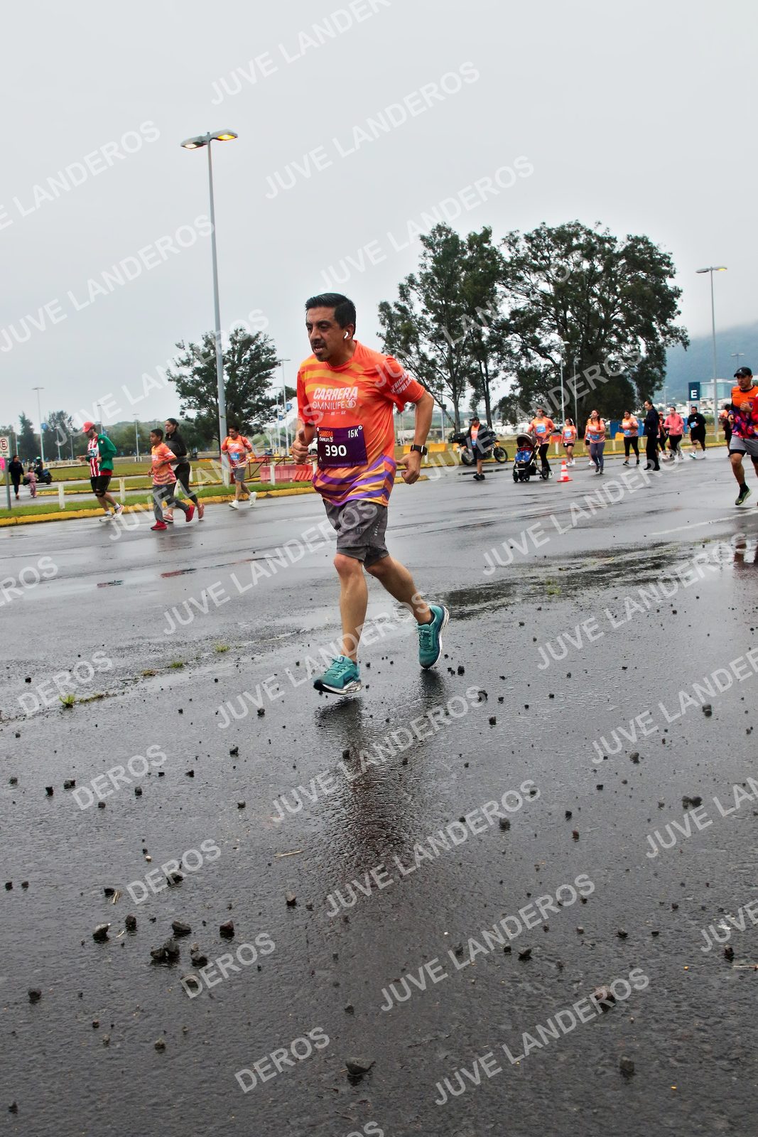 Foto de la CARRERA OMNILIFE GUADALAJARA en Estadio Akron, Zapopan a las 07:29 · dorsal 390