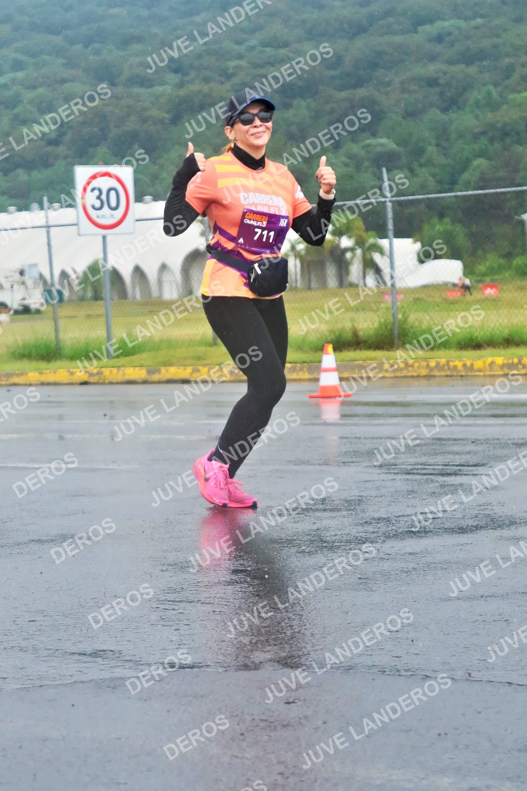 Foto de la CARRERA OMNILIFE GUADALAJARA en Estadio Akron, Zapopan a las 08:02 · dorsal 30, 711