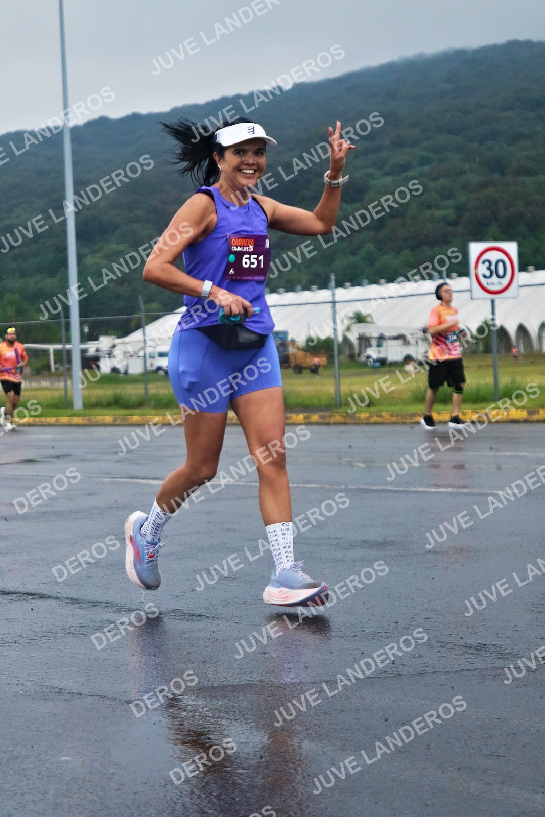 Foto de la CARRERA OMNILIFE GUADALAJARA en Estadio Akron, Zapopan a las 07:56 · dorsal 651, 30