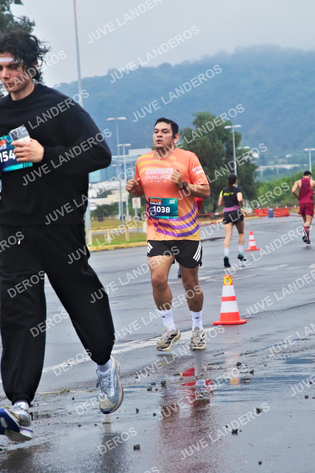 Foto de la CARRERA OMNILIFE GUADALAJARA en Estadio Akron, Zapopan a las 07:38 · dorsal 1038, 154
