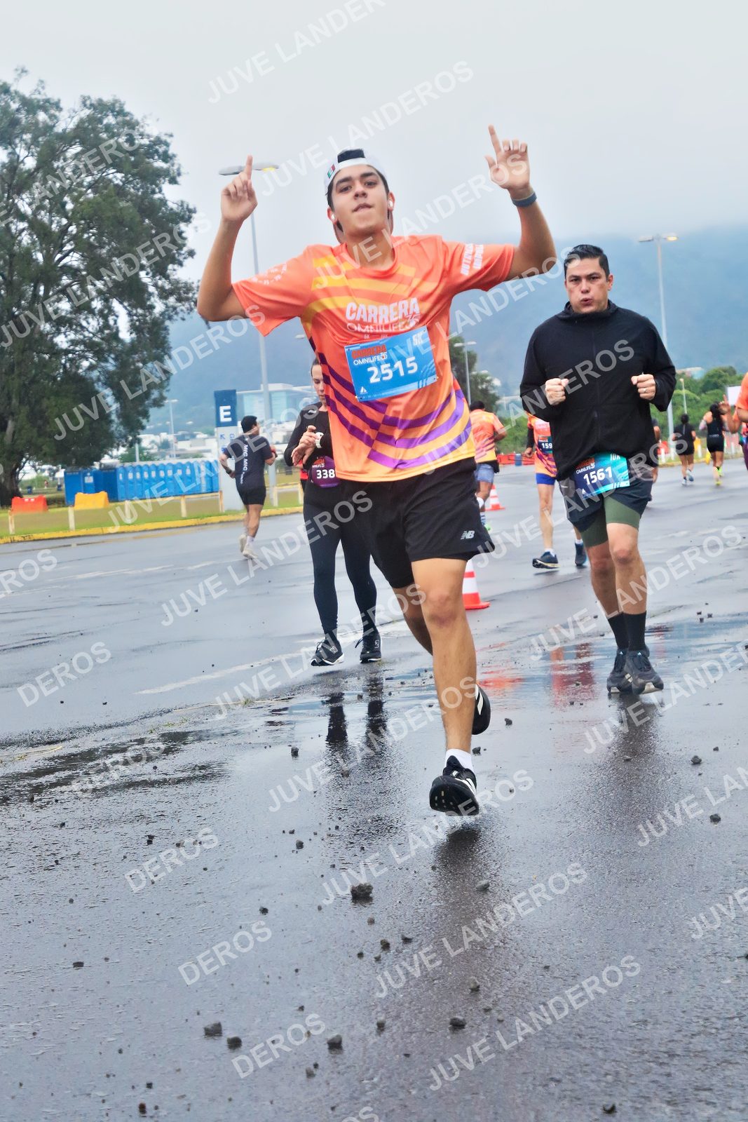 Foto de la CARRERA OMNILIFE GUADALAJARA en Estadio Akron, Zapopan a las 07:41 · dorsal 2515, 338, 1561, 159