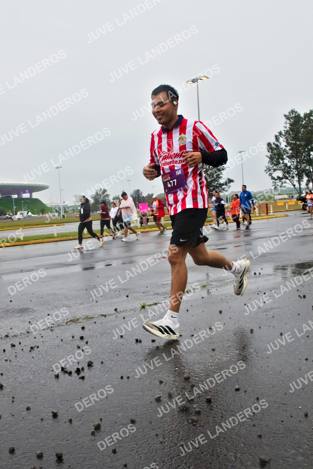 Foto de la CARRERA OMNILIFE GUADALAJARA en Estadio Akron, Zapopan a las 07:29 · dorsal 477