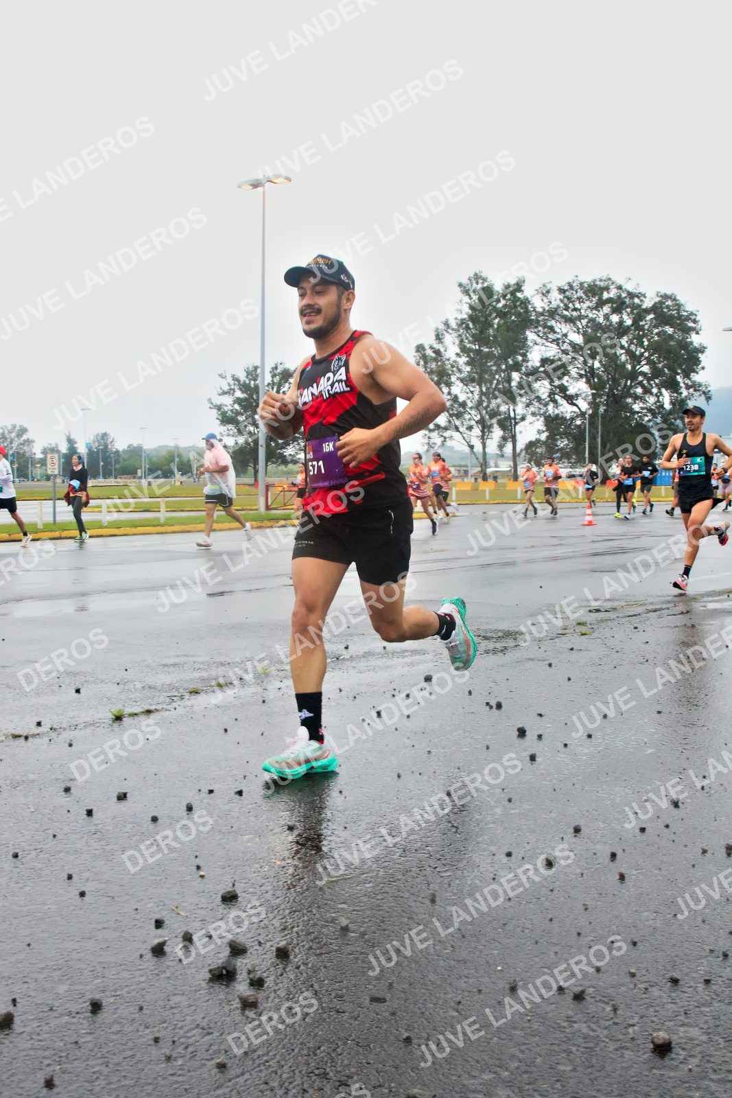 Foto de la CARRERA OMNILIFE GUADALAJARA en Estadio Akron, Zapopan a las 07:23 · dorsal 571, 1238