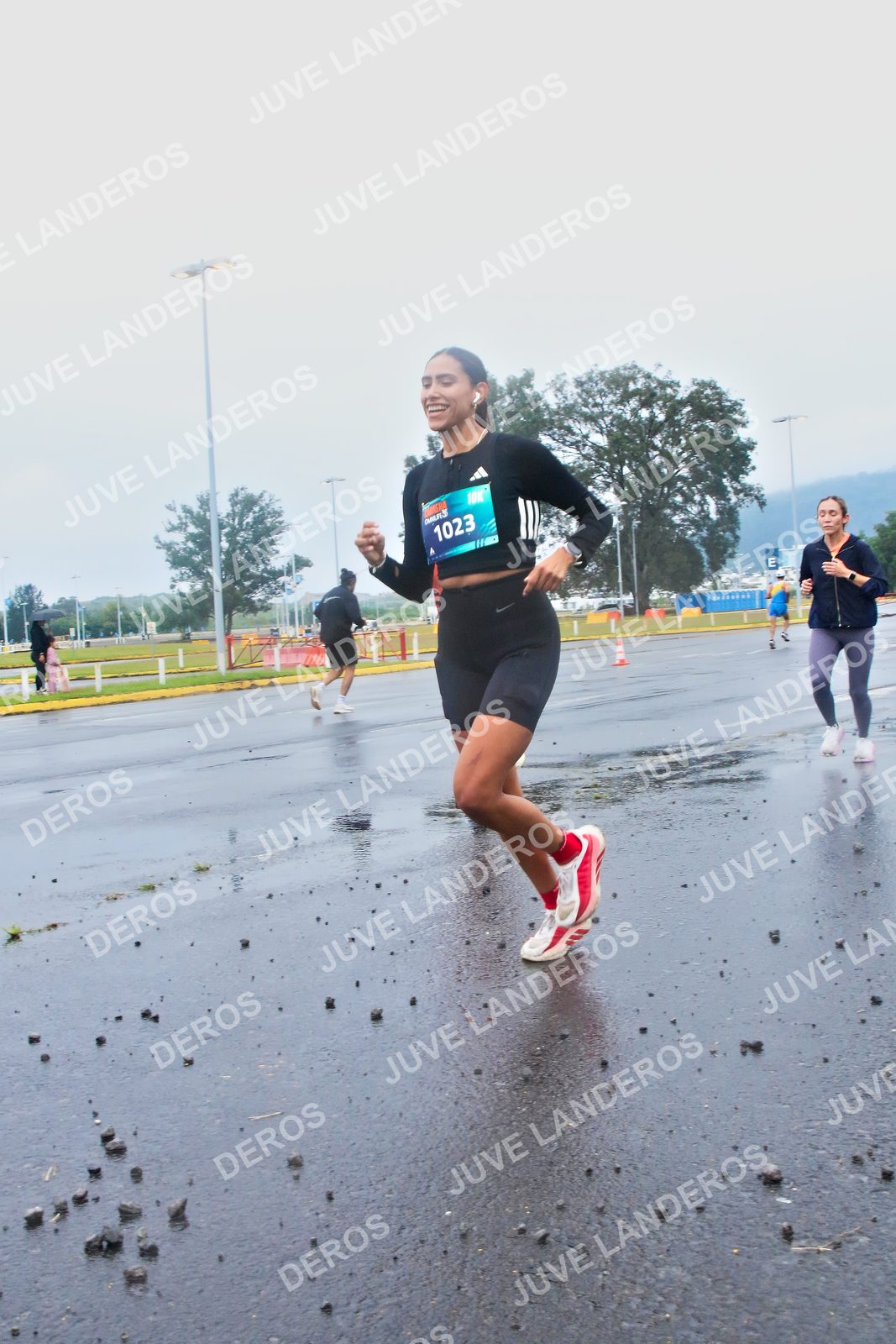 Foto de la CARRERA OMNILIFE GUADALAJARA en Estadio Akron, Zapopan a las 07:35 · dorsal 1023