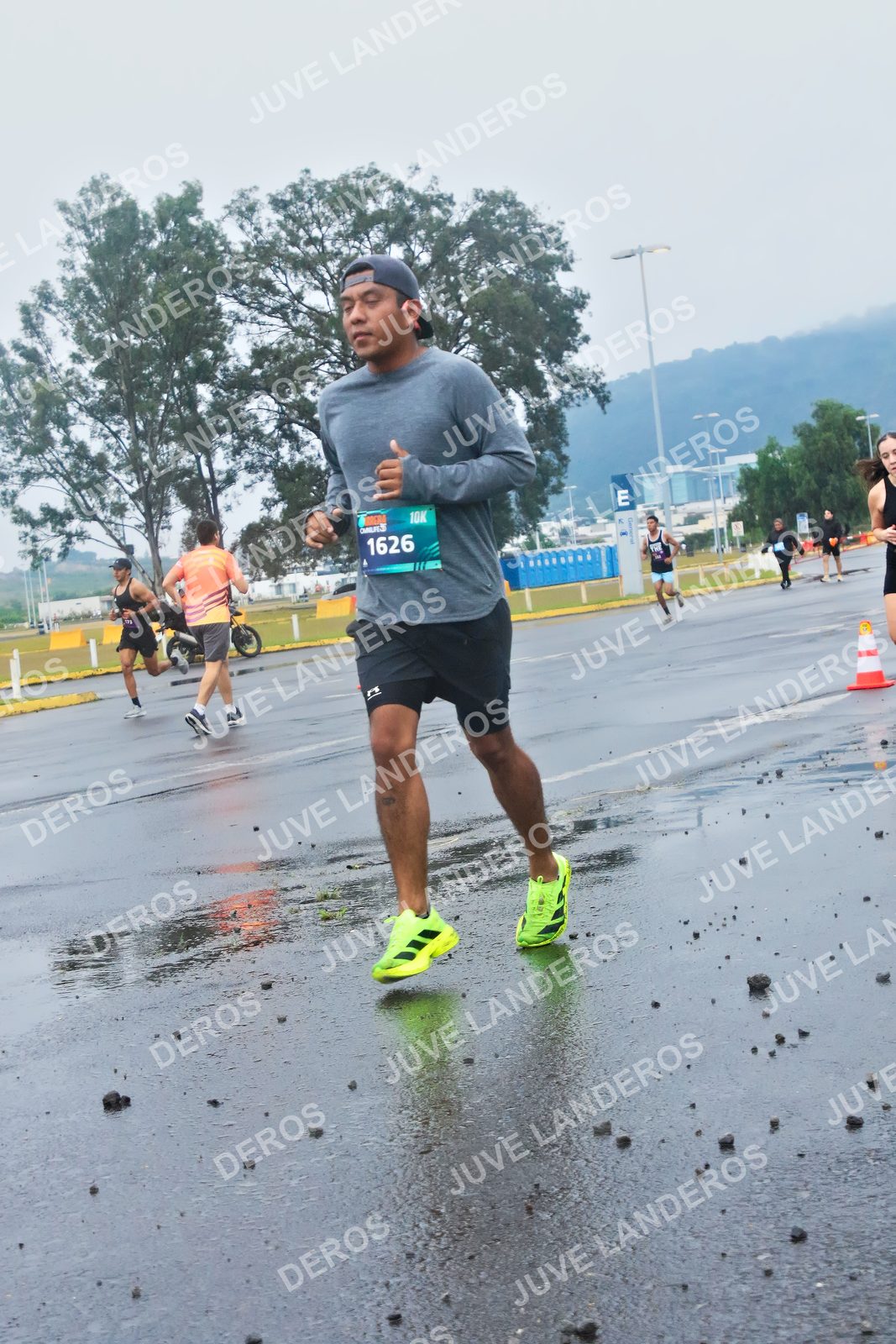 Foto de la CARRERA OMNILIFE GUADALAJARA en Estadio Akron, Zapopan a las 07:39 · dorsal 1626