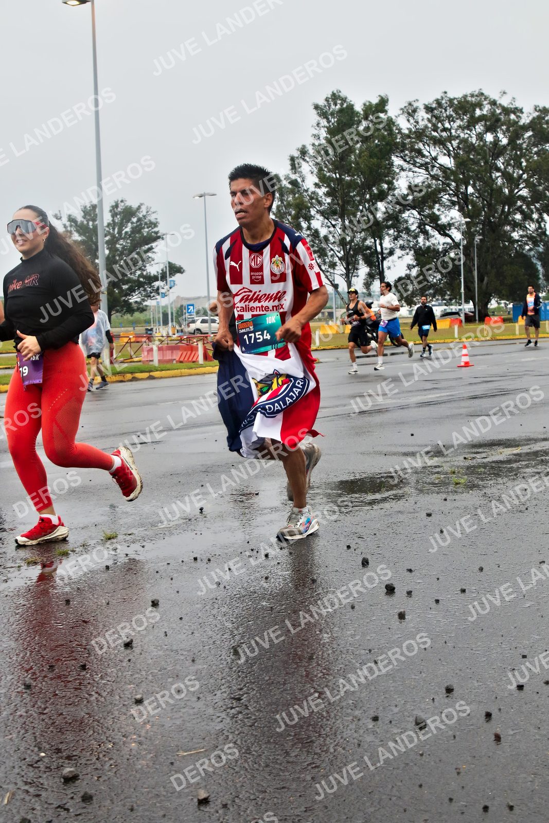 Foto de la CARRERA OMNILIFE GUADALAJARA en Estadio Akron, Zapopan a las 07:30 · dorsal 1754, 19
