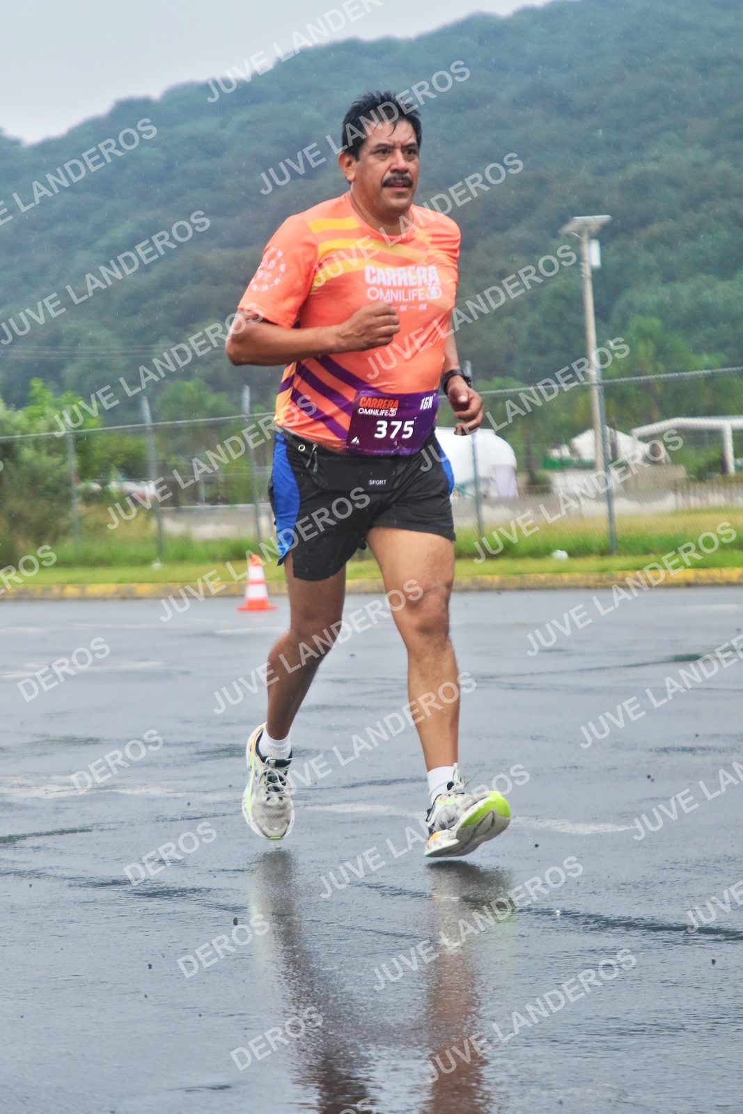 Foto de la CARRERA OMNILIFE GUADALAJARA en Estadio Akron, Zapopan a las 07:59 · dorsal 375