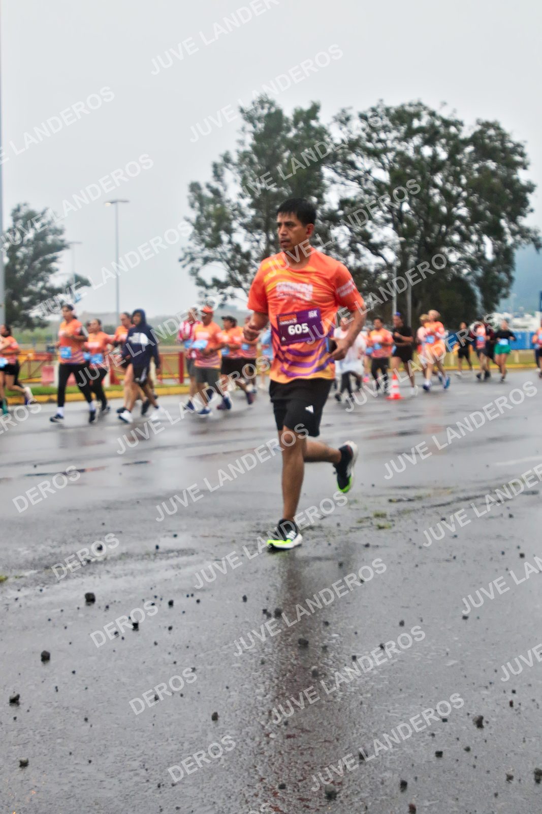 Foto de la CARRERA OMNILIFE GUADALAJARA en Estadio Akron, Zapopan a las 07:25 · dorsal 605
