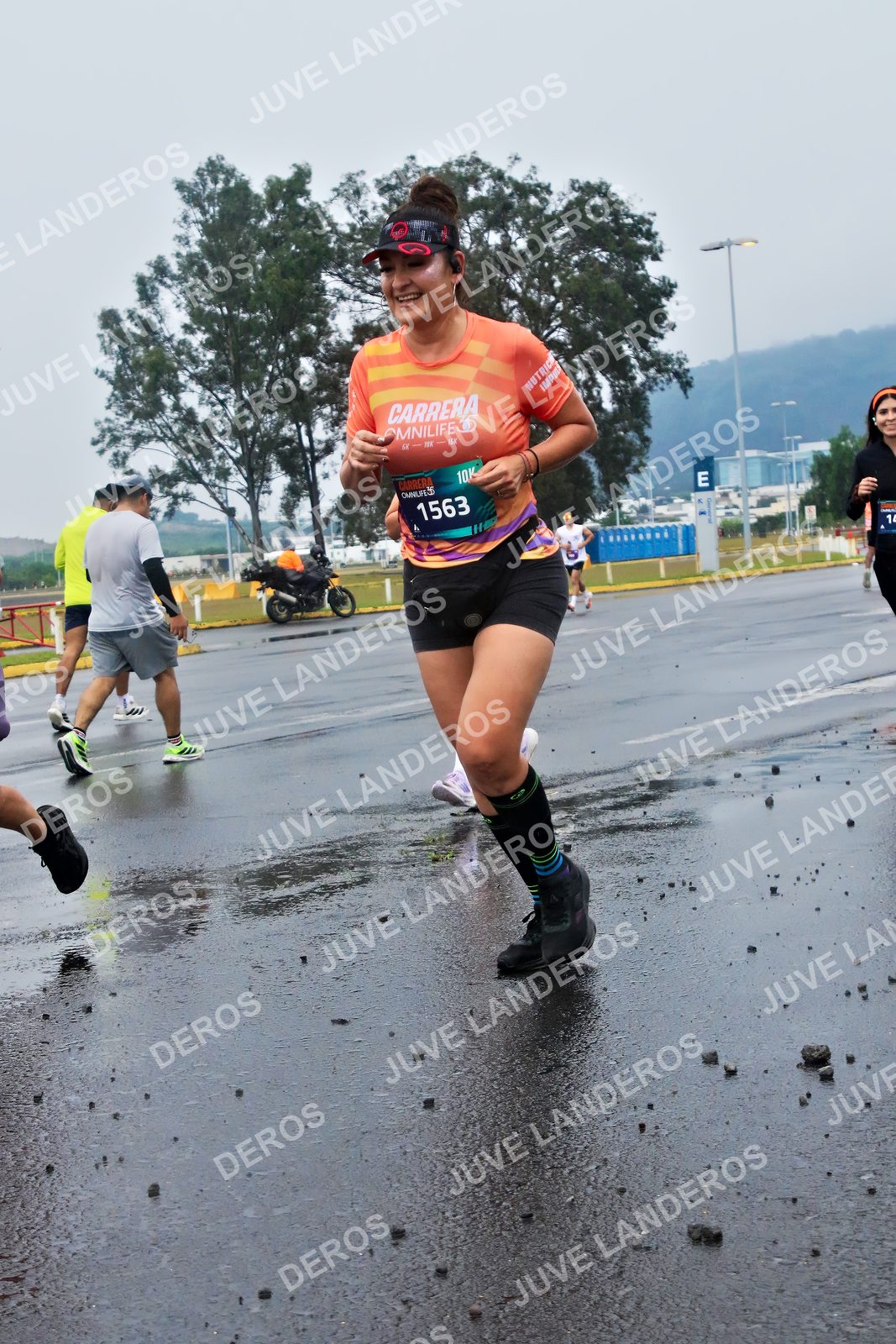Foto de la CARRERA OMNILIFE GUADALAJARA en Estadio Akron, Zapopan a las 07:44 · dorsal 1563