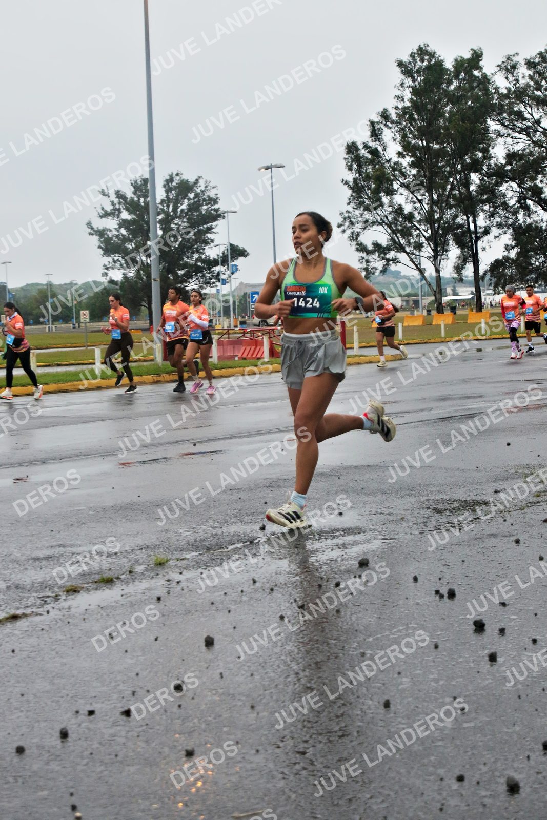 Foto de la CARRERA OMNILIFE GUADALAJARA en Estadio Akron, Zapopan a las 07:24 · dorsal 1424