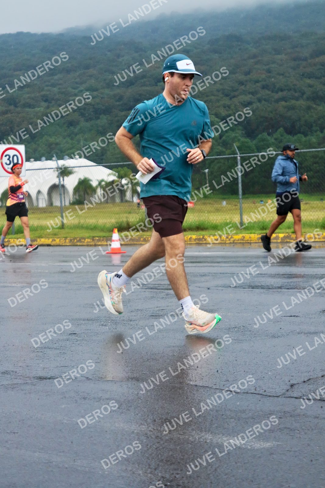Foto de la CARRERA OMNILIFE GUADALAJARA en Estadio Akron, Zapopan a las 07:56 · dorsal 30