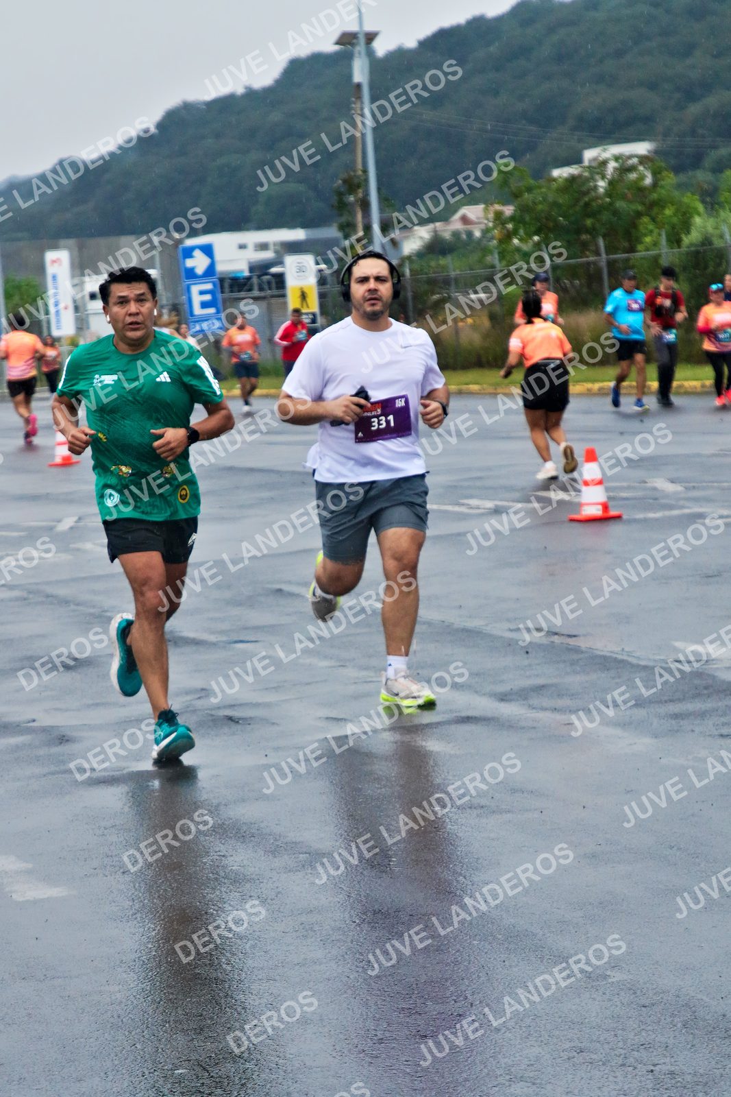 Foto de la CARRERA OMNILIFE GUADALAJARA en Estadio Akron, Zapopan a las 07:51 · dorsal 331