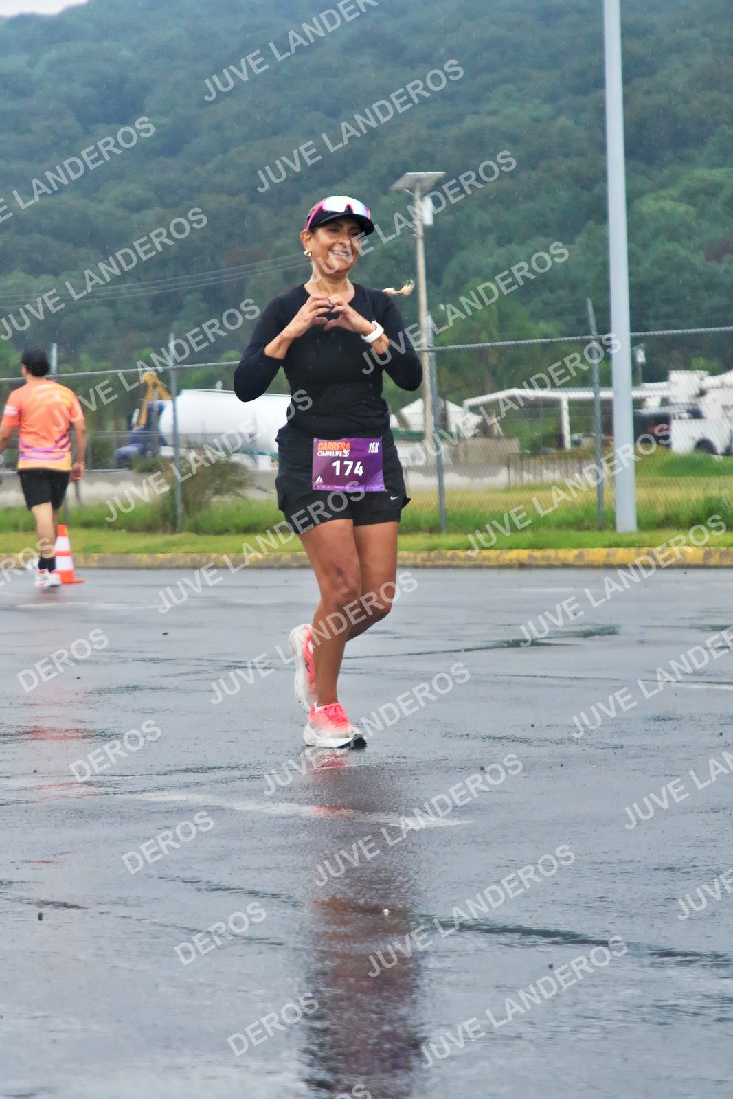 Foto de la CARRERA OMNILIFE GUADALAJARA en Estadio Akron, Zapopan a las 08:02 · dorsal 174