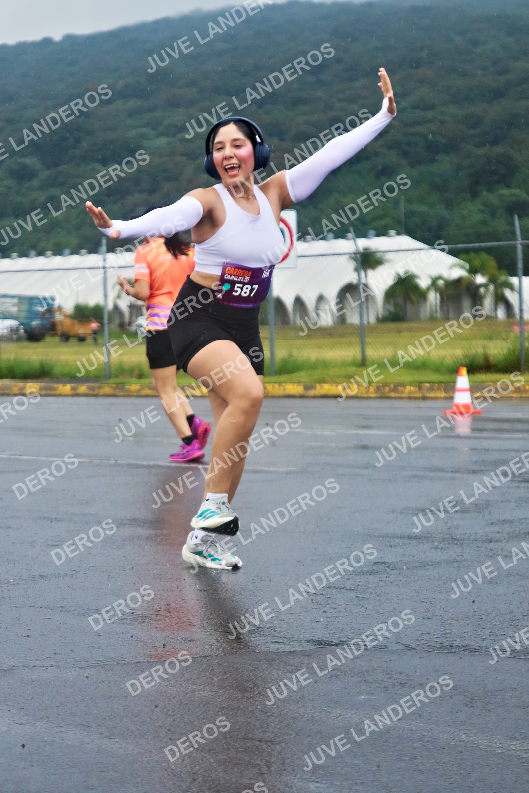 Foto de la CARRERA OMNILIFE GUADALAJARA en Estadio Akron, Zapopan a las 07:56 · dorsal 587