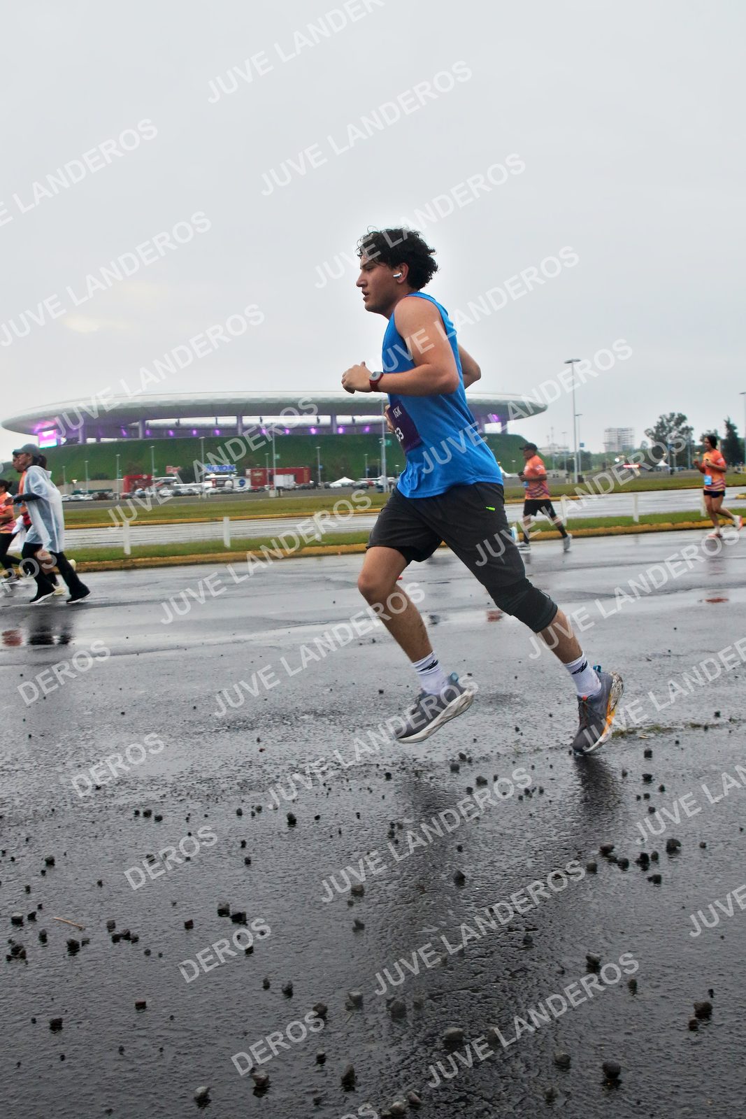 Foto de la CARRERA OMNILIFE GUADALAJARA en Estadio Akron, Zapopan a las 07:23 · dorsal 63