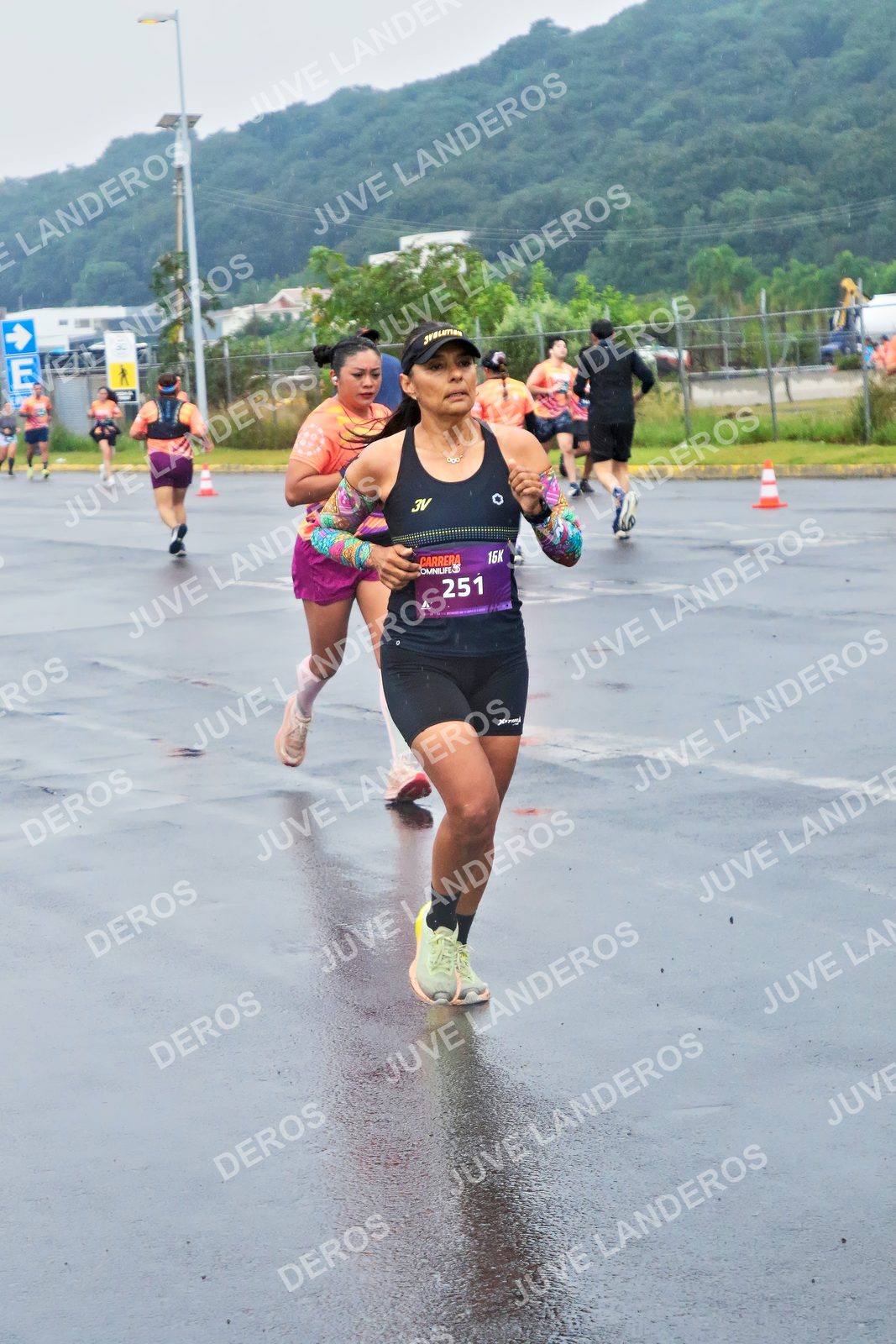 Foto de la CARRERA OMNILIFE GUADALAJARA en Estadio Akron, Zapopan a las 07:51 · dorsal 251