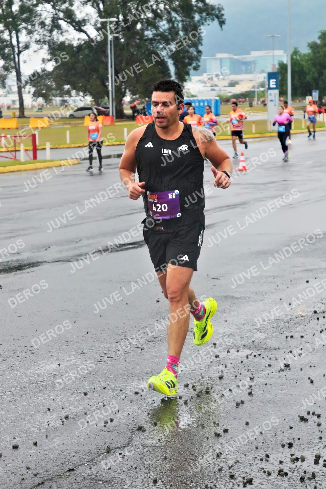 Foto de la CARRERA OMNILIFE GUADALAJARA en Estadio Akron, Zapopan a las 07:23 · dorsal 420