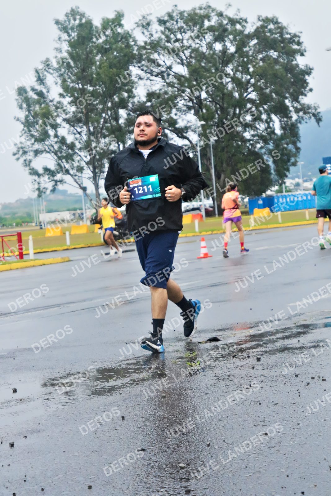 Foto de la CARRERA OMNILIFE GUADALAJARA en Estadio Akron, Zapopan a las 07:44 · dorsal 1211