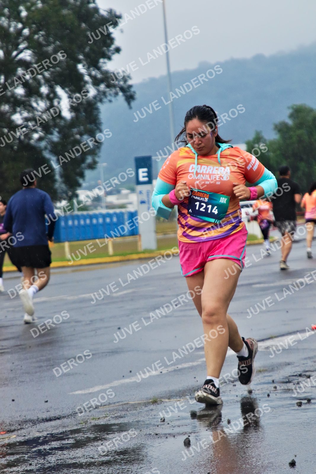Foto de la CARRERA OMNILIFE GUADALAJARA en Estadio Akron, Zapopan a las 07:48 · dorsal 1214