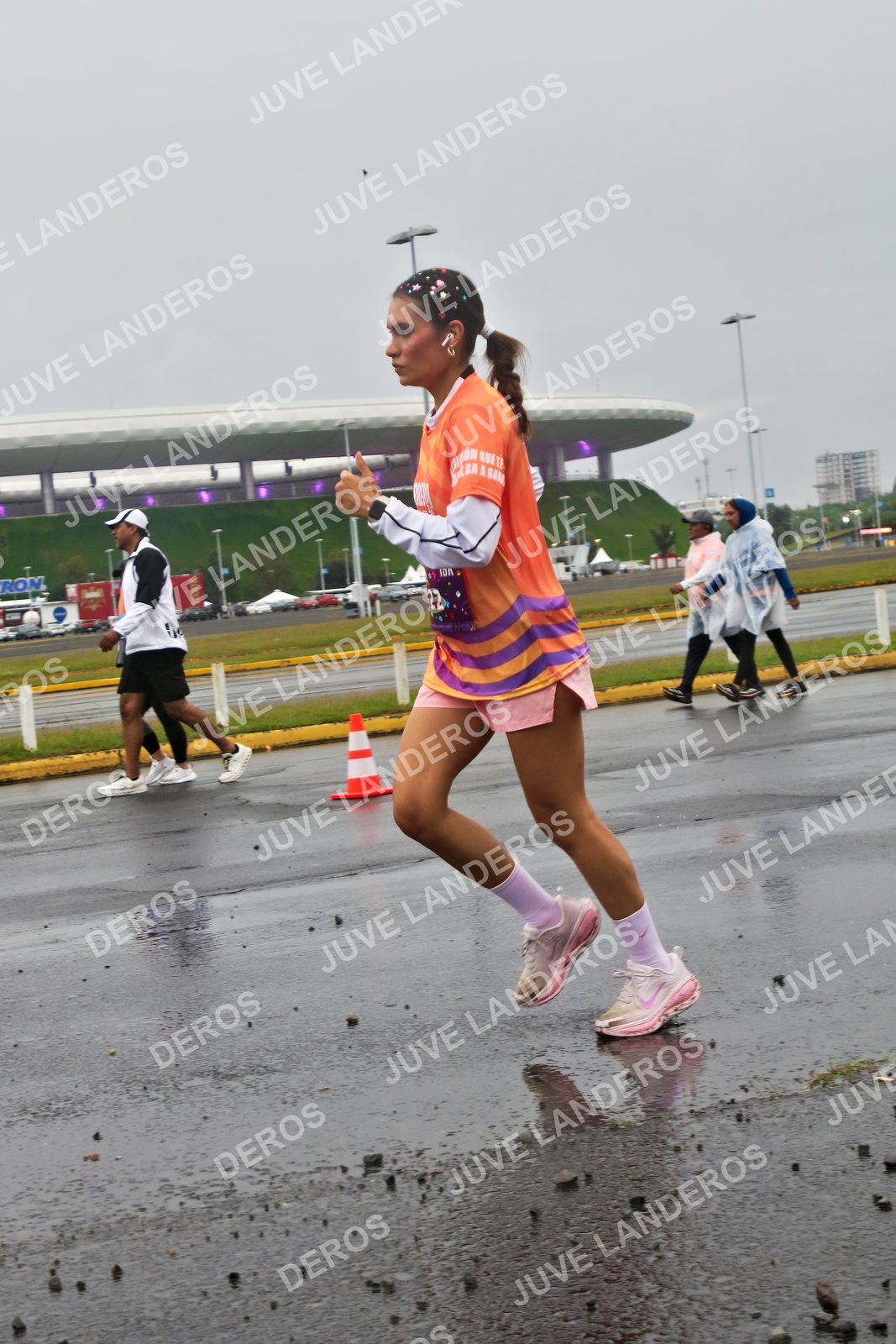 Foto de la CARRERA OMNILIFE GUADALAJARA en Estadio Akron, Zapopan a las 07:34 · dorsal 22