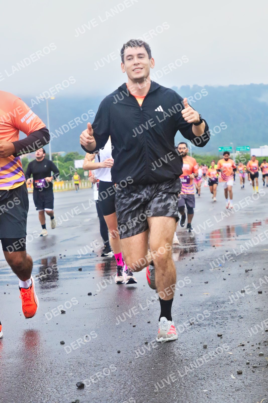 Foto de la CARRERA OMNILIFE GUADALAJARA en Estadio Akron, Zapopan a las 07:38 · dorsal 156