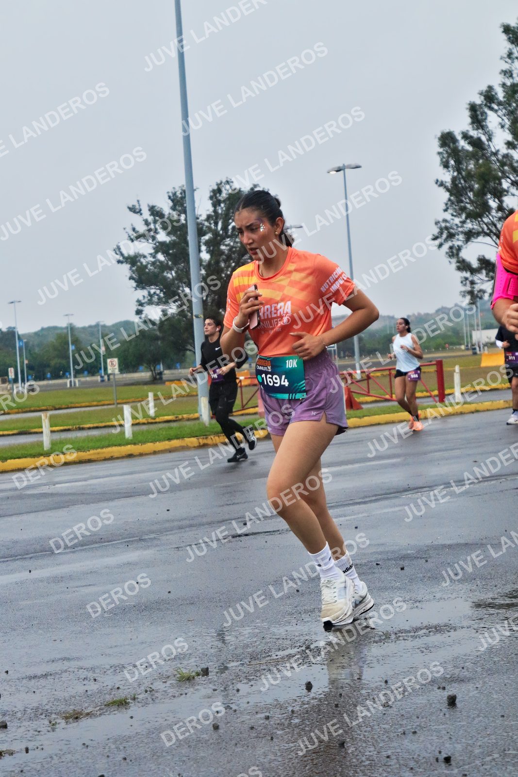 Foto de la CARRERA OMNILIFE GUADALAJARA en Estadio Akron, Zapopan a las 07:46 · dorsal 1694