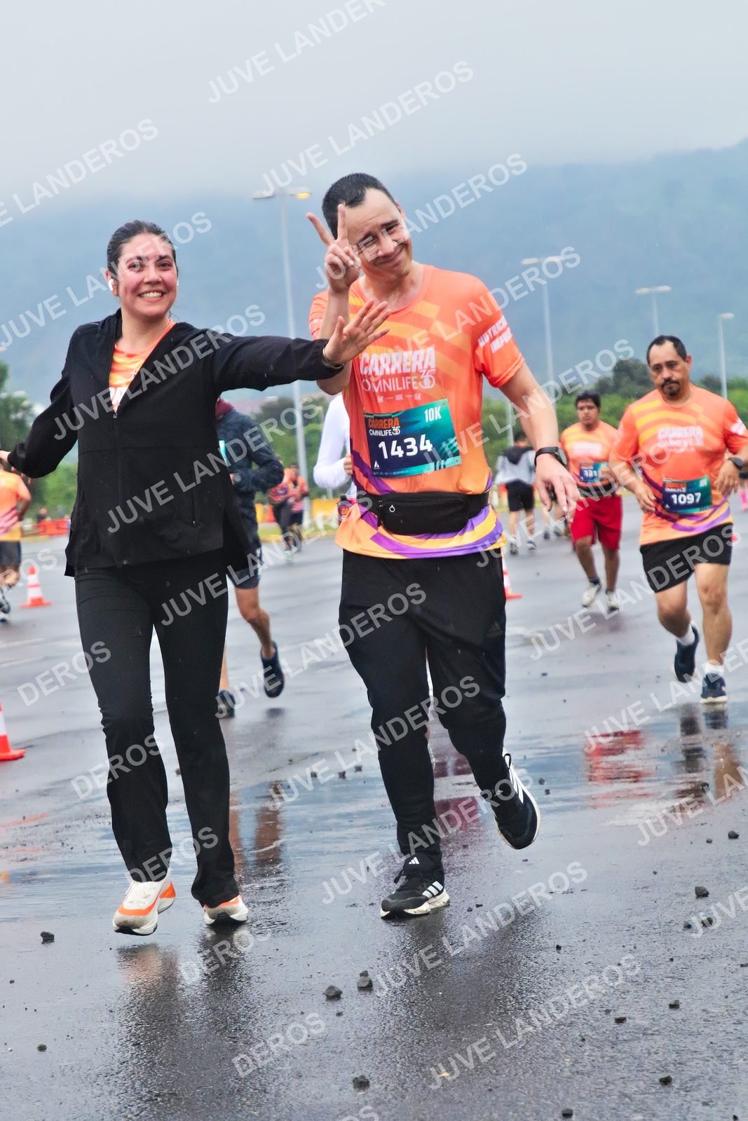 Foto de la CARRERA OMNILIFE GUADALAJARA en Estadio Akron, Zapopan a las 07:46 · dorsal 1434, 1097