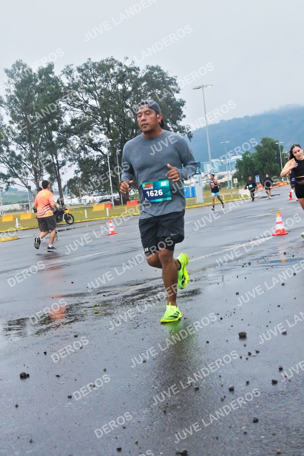Foto de la CARRERA OMNILIFE GUADALAJARA en Estadio Akron, Zapopan a las 07:39 · dorsal 1626