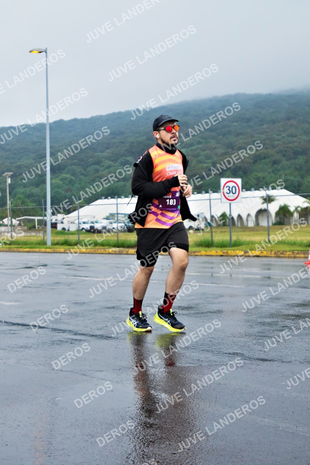 Foto de la CARRERA OMNILIFE GUADALAJARA en Estadio Akron, Zapopan a las 08:10 · dorsal 183, 30