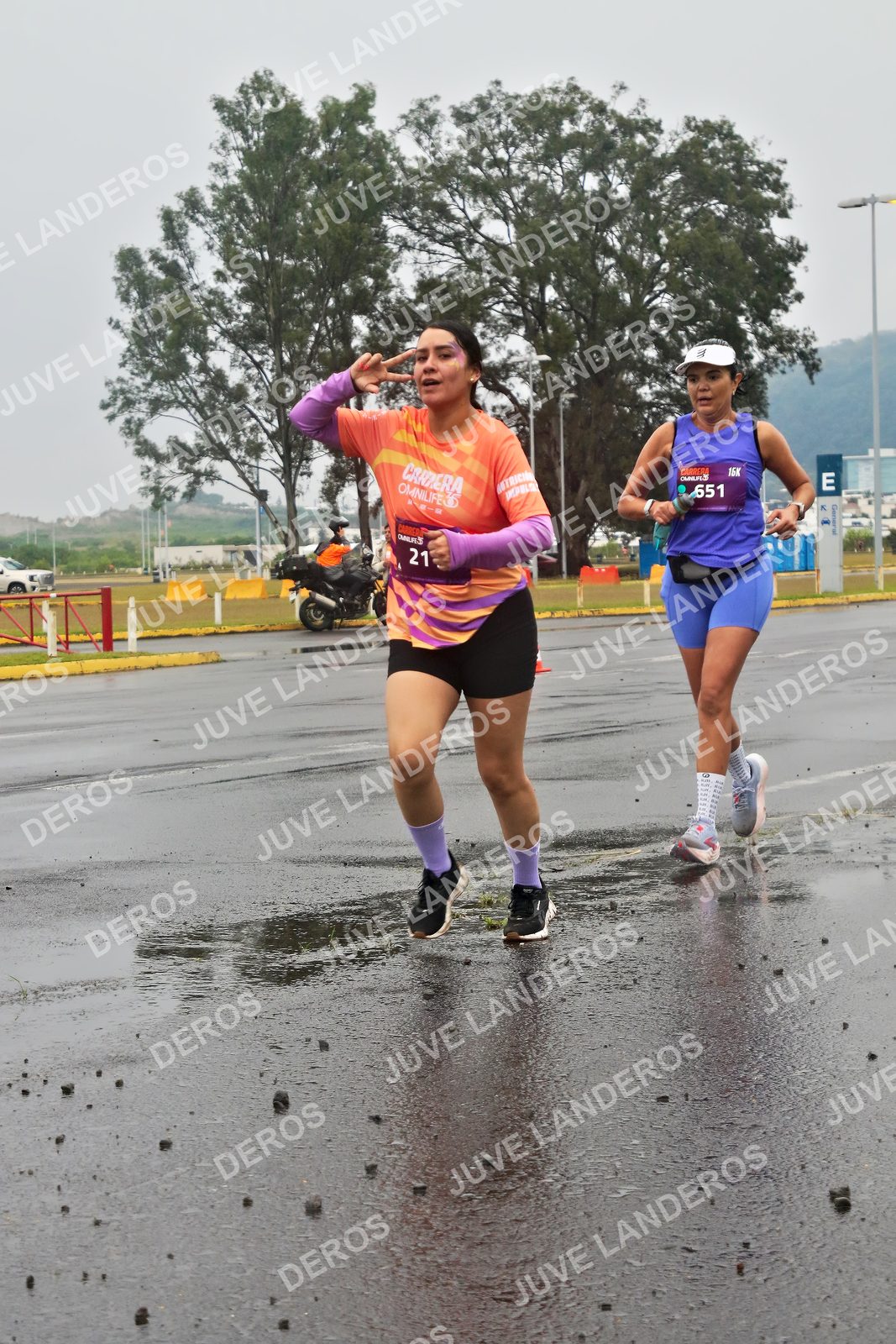 Foto de la CARRERA OMNILIFE GUADALAJARA en Estadio Akron, Zapopan a las 07:34 · dorsal 651, 21