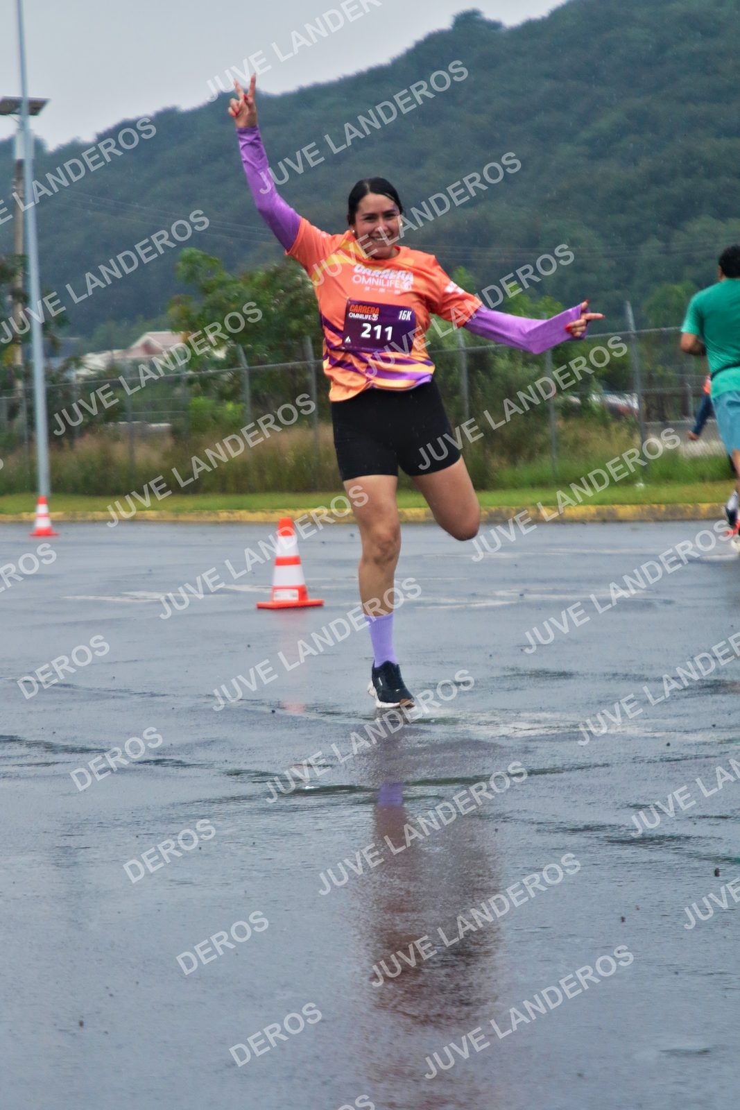 Foto de la CARRERA OMNILIFE GUADALAJARA en Estadio Akron, Zapopan a las 07:59 · dorsal 211