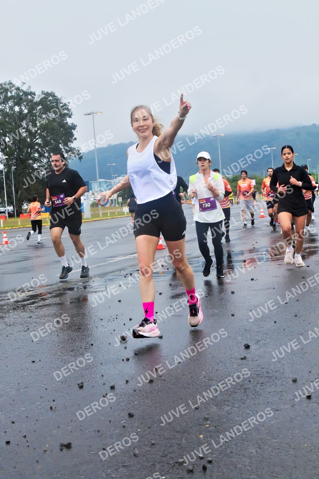 Foto de la CARRERA OMNILIFE GUADALAJARA en Estadio Akron, Zapopan a las 07:38 · dorsal 730, 540
