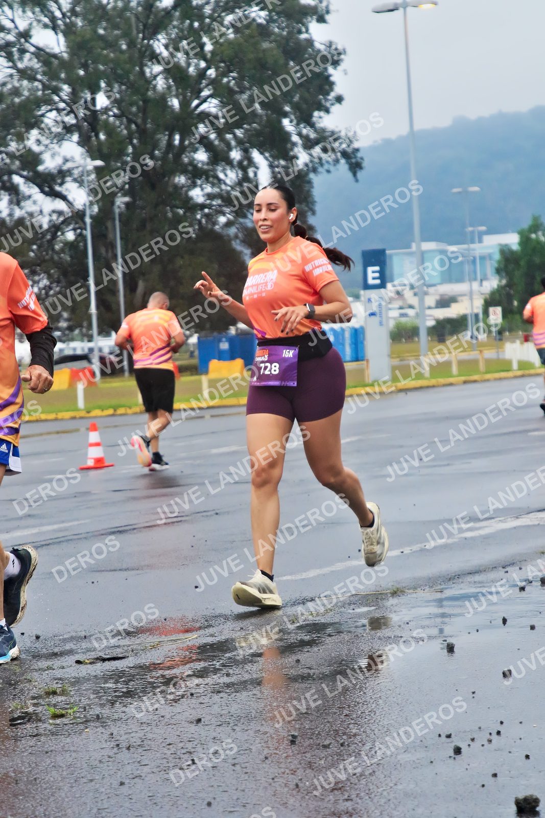 Foto de la CARRERA OMNILIFE GUADALAJARA en Estadio Akron, Zapopan a las 07:41 · dorsal 728