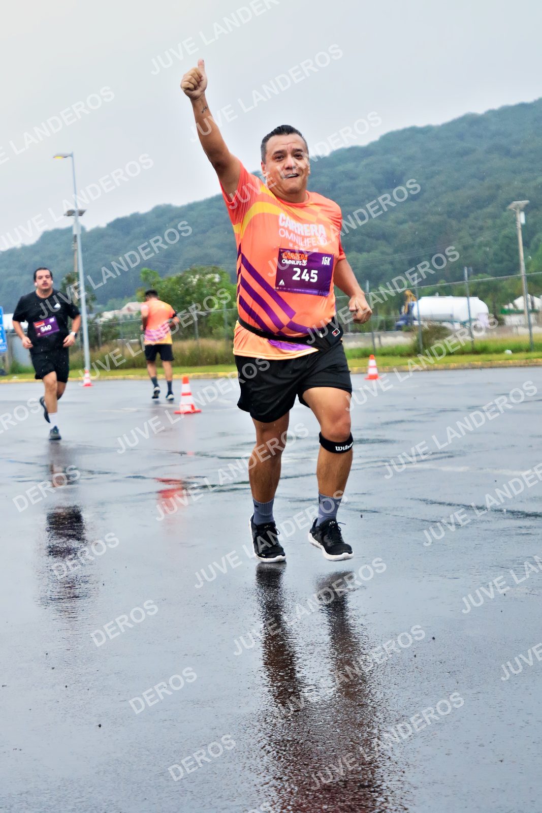Foto de la CARRERA OMNILIFE GUADALAJARA en Estadio Akron, Zapopan a las 08:05 · dorsal 245, 560