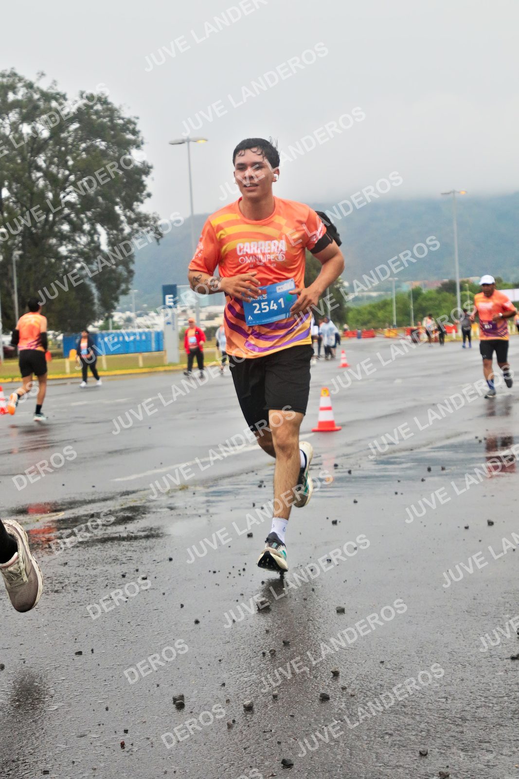 Foto de la CARRERA OMNILIFE GUADALAJARA en Estadio Akron, Zapopan a las 07:33 · dorsal 2541