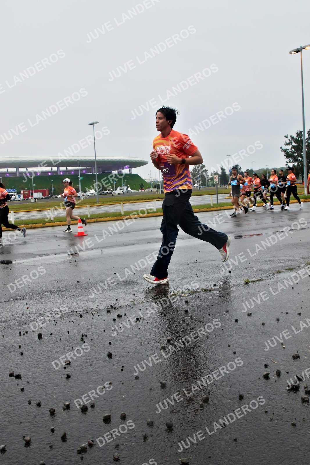 Foto de la CARRERA OMNILIFE GUADALAJARA en Estadio Akron, Zapopan a las 07:26 · dorsal 387