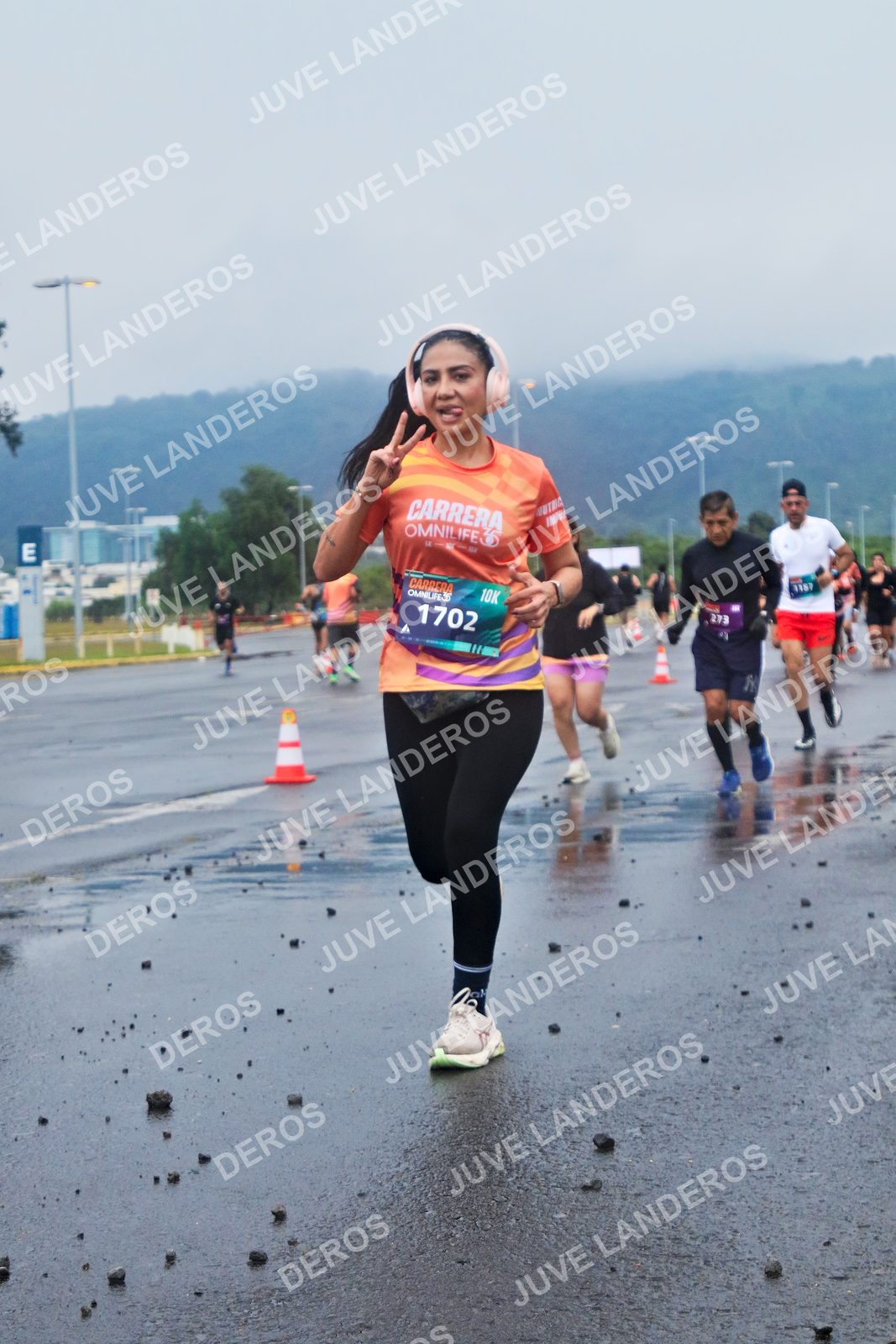 Foto de la CARRERA OMNILIFE GUADALAJARA en Estadio Akron, Zapopan a las 07:38 · dorsal 1702
