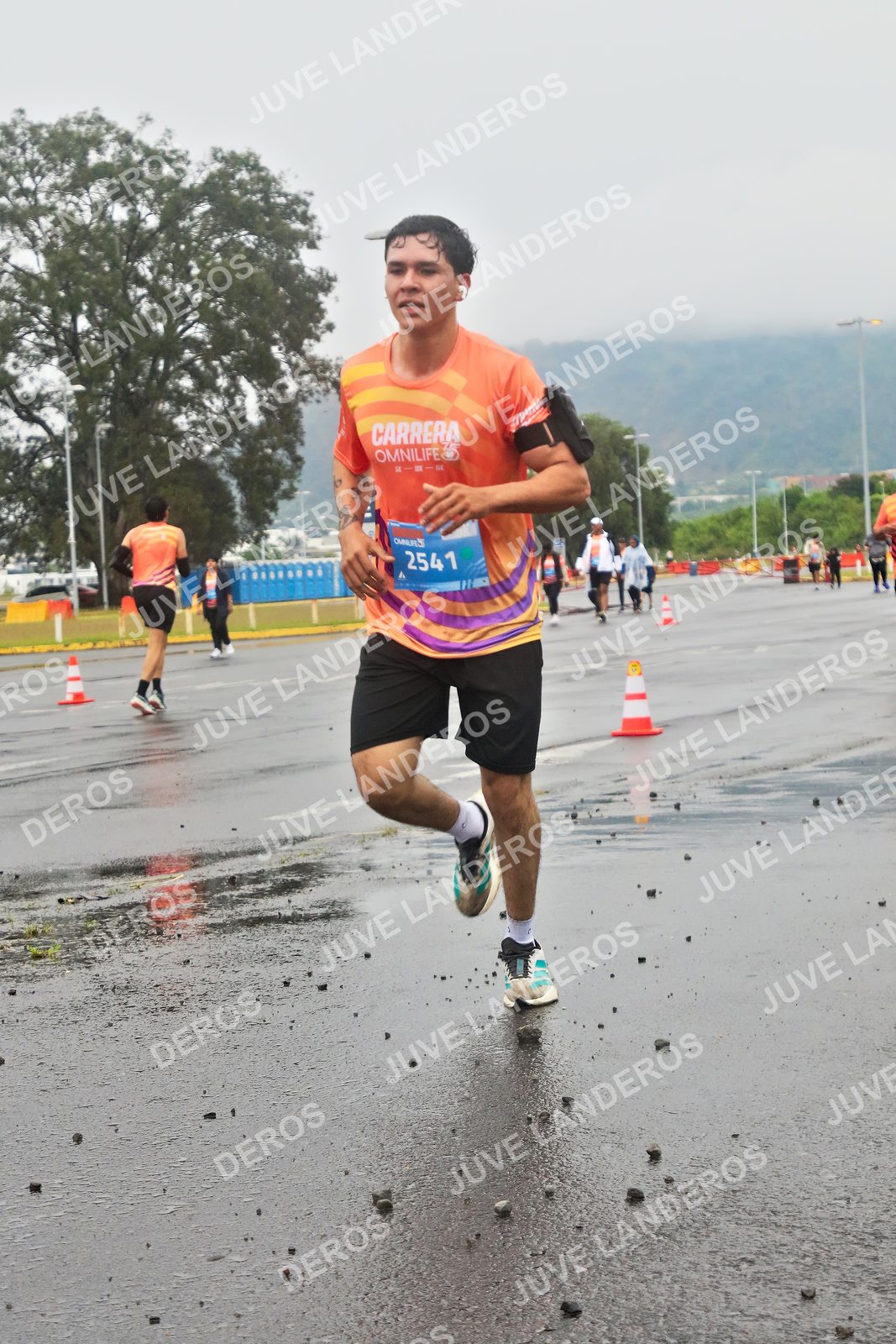 Foto de la CARRERA OMNILIFE GUADALAJARA en Estadio Akron, Zapopan a las 07:33 · dorsal 2541