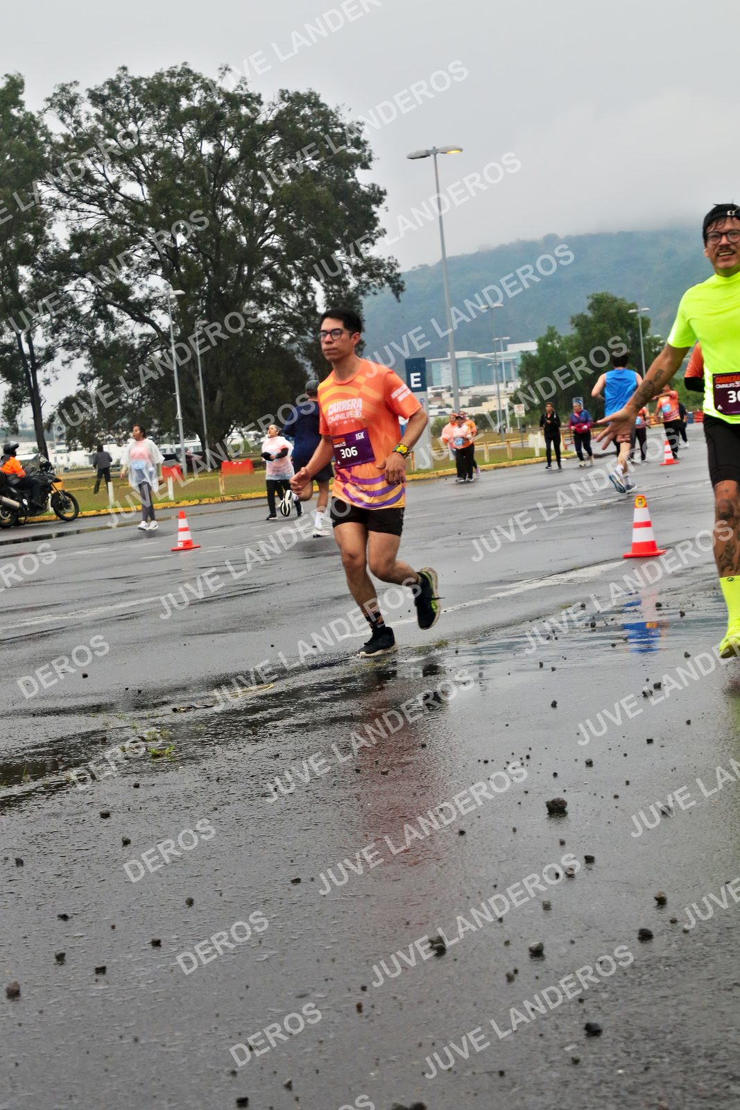 Foto de la CARRERA OMNILIFE GUADALAJARA en Estadio Akron, Zapopan a las 07:33 · dorsal 306
