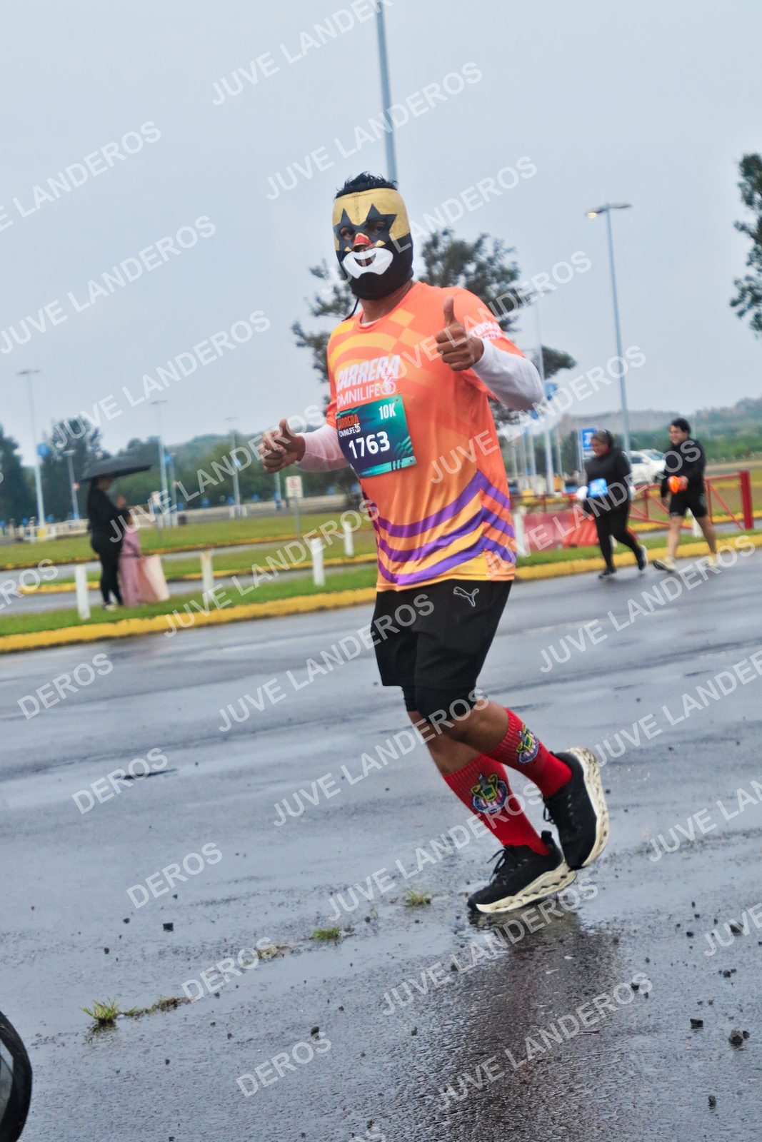 Foto de la CARRERA OMNILIFE GUADALAJARA en Estadio Akron, Zapopan a las 07:39 · dorsal 1763