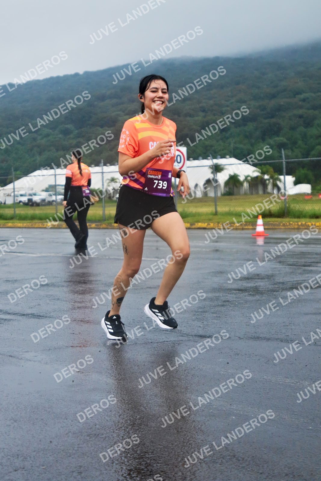 Foto de la CARRERA OMNILIFE GUADALAJARA en Estadio Akron, Zapopan a las 08:01 · dorsal 739