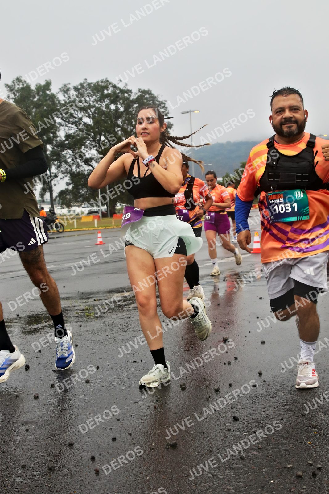 Foto de la CARRERA OMNILIFE GUADALAJARA en Estadio Akron, Zapopan a las 07:35 · dorsal 1031, 77, 19