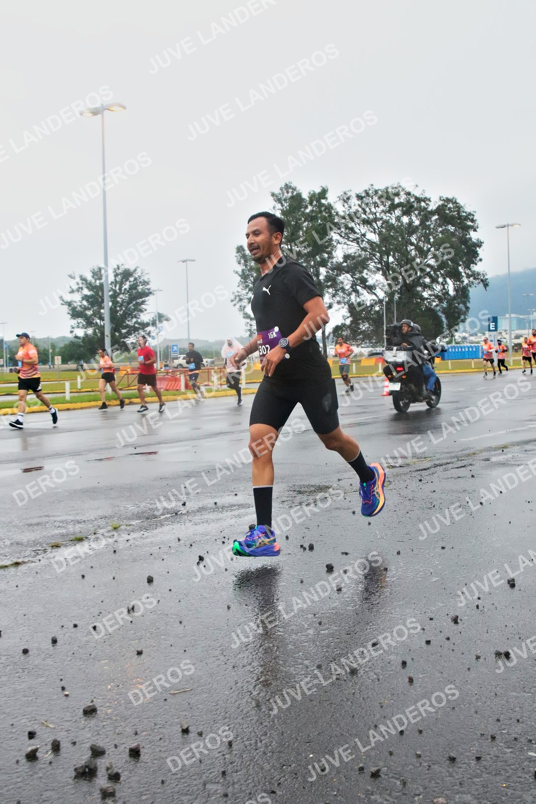 Foto de la CARRERA OMNILIFE GUADALAJARA en Estadio Akron, Zapopan a las 07:21 · dorsal 302